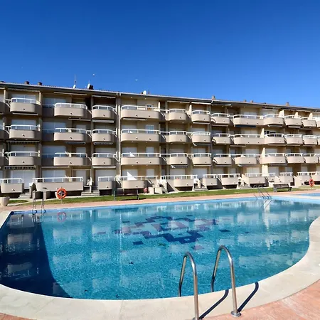 By Griells With Pool Access Apartment