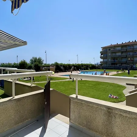 By Griells With Pool Access Apartment